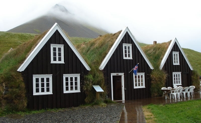 Hrafnseyri, Au&eth;k&uacute;luhr.
